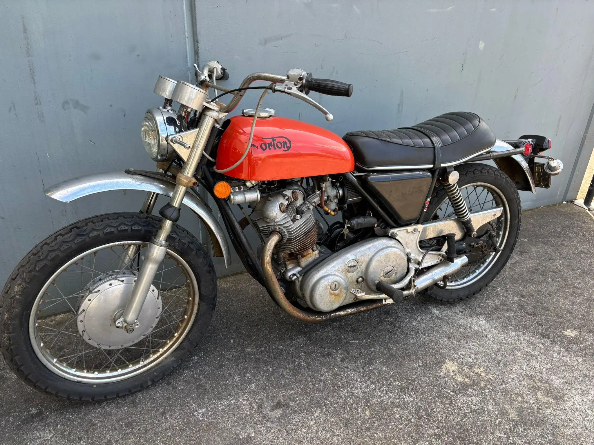 NORTON COMMANDO 750SS